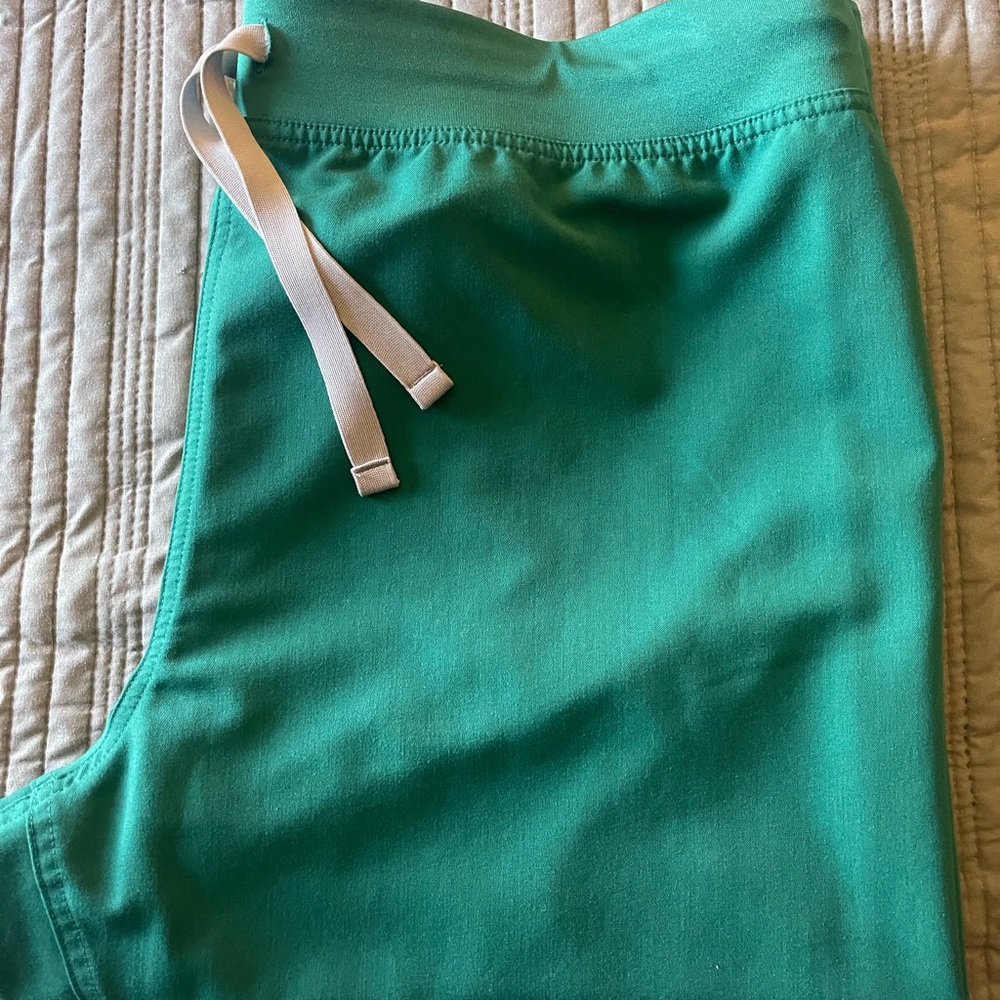 FIGS Hunter Green original release XL TALL XLT YOLA scrub pants